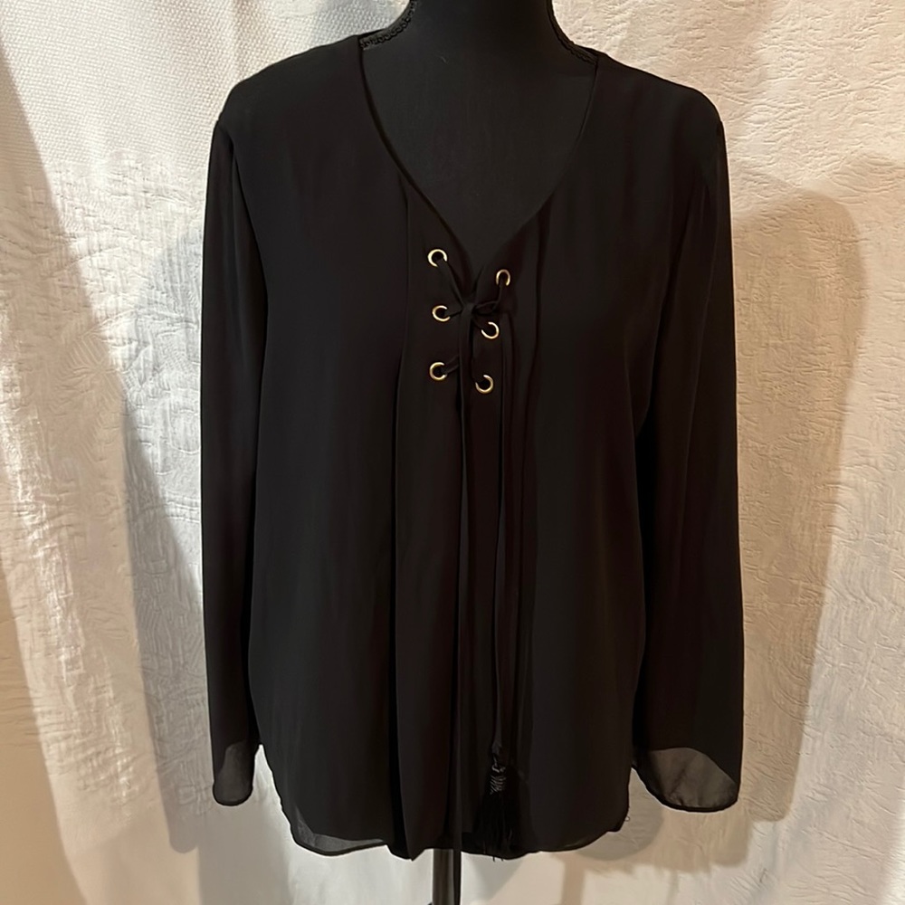 4/$30.     Peck & Peck‎ blouse, size large